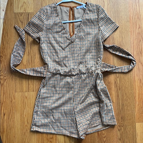 Romper - Picture 2 of 2